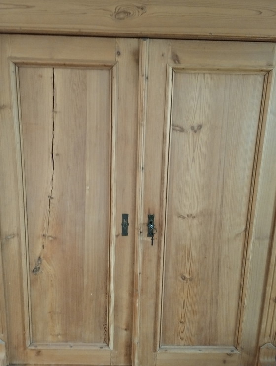 Image 1 of Großer Schrank