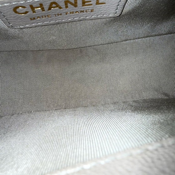Image 1 of Chanel Boy Small - Caviar 20CM Gewatteerd generfd kalfsleer Grijs met gouden hardware Serie 27