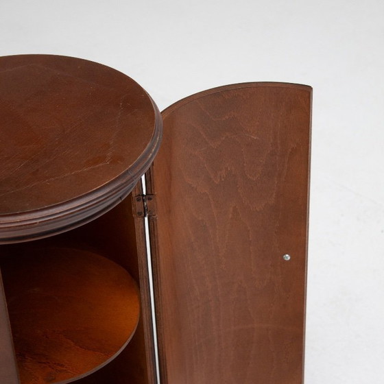 Image 1 of Zylindrischer Holzschrank