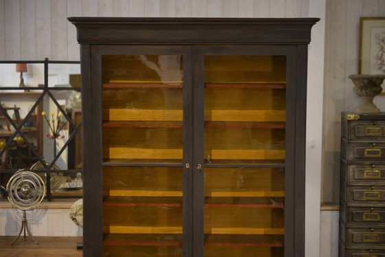 Grand buffet à deux corps noirs du 19ème siècle. – Vitrines, Bois, Vintage (photo 3 of 13)