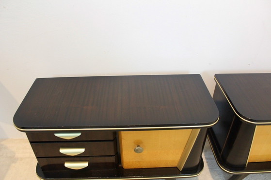 Paire de Tables de nuit hollandaises caractéristiques en bois, années 1950, Verre, Laiton (photo 5 sur 10)