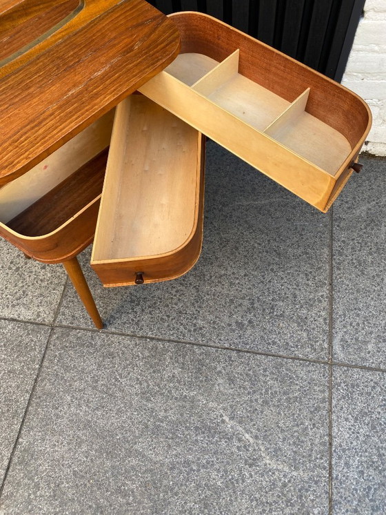 Image 1 of Coffre à couture vintage en teck