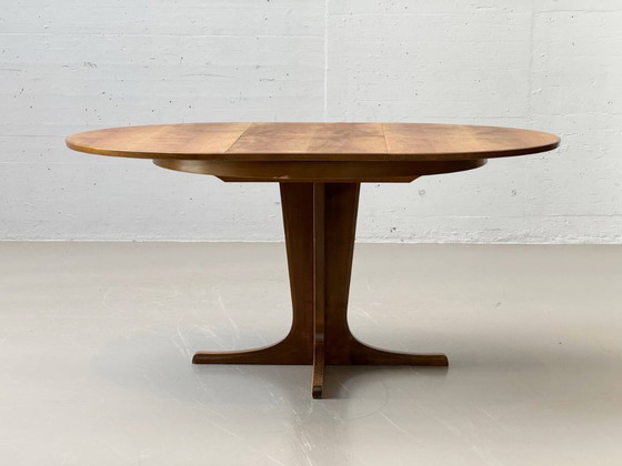Image 1 of Extendable round table made of walnut wood, 1960s
