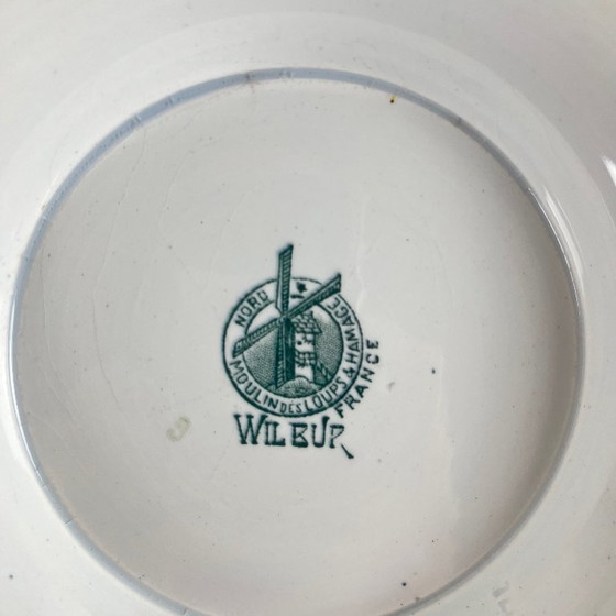 Image 1 of Plato de presentación con pie, de loza, modelo "Wilbur", Moulins des loups, finales del siglo XIX - principios del siglo XX.