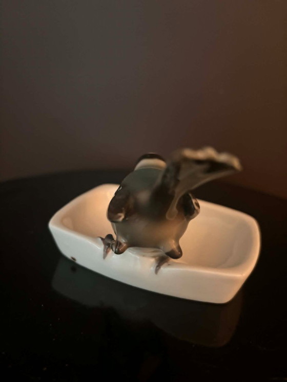 Image 1 of Vintage Goebel Vogelfigur Ringschale