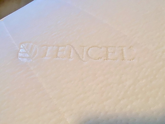 Image 1 of lit à hauteur variable de luxe « aspect sommier à ressorts »