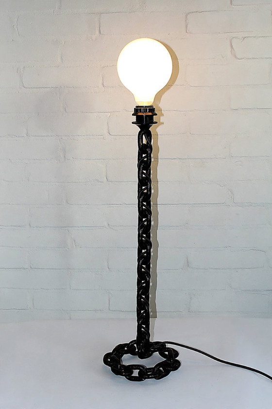 Brutalist Chain Lamp Vintage – Table lamps, Iron, Metal (photo 6 of 6)