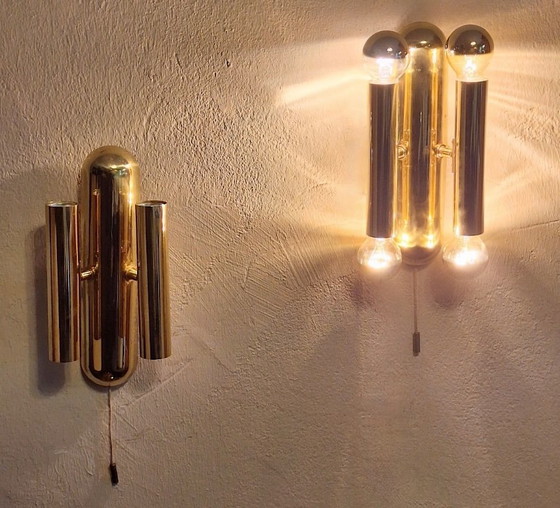 Par de lámparas de pared italianas de latón de cuatro luces, de mediados de siglo, década de 1960. – Apliques (photo 3 of 9)