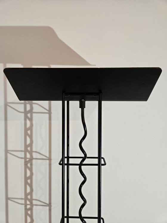 Lampada da terra alogena postmoderna vintage (Anni '80) - Stile italiano – Lampade da terra, Metallo (photo 5 of 12)