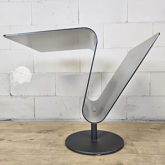 Image 1 of Modern curved metal minimalist side table with magazine rack / newspaper rack / magazine rack