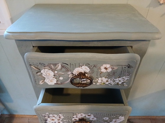 Image 1 of Cassettiera ristrutturata