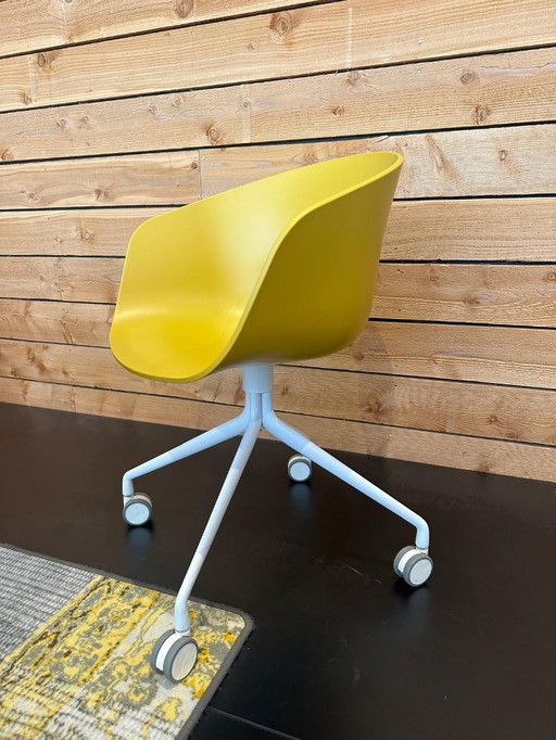 Sedia da ufficio HAY AAC24 - Giallo e bianco