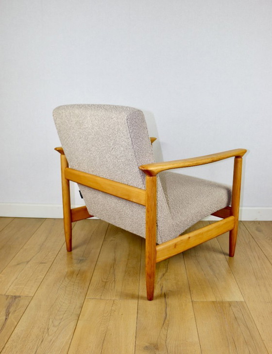 Image 1 of GFM-142 fauteuil, ontwerp van Edmund Homa uit de jaren 70, beige boucle - 2 stuks beschikbaar