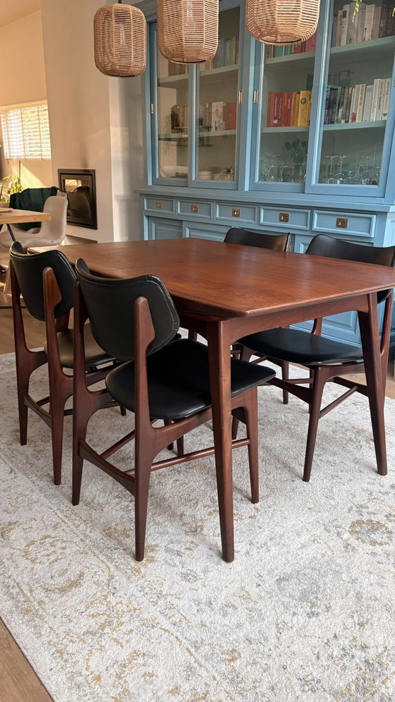 Image 1 of Vintage teak extendable dining table, Louis van Teeffelen