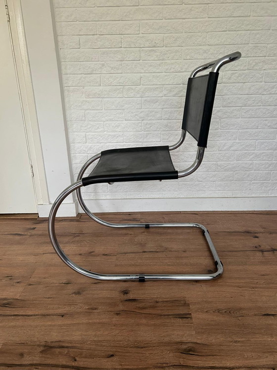 Image 1 of Chaise Mr10 par Mies Van Der Rohe