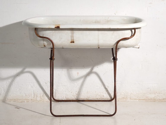 Antique bathtub in enamelled iron – Central Europe, circa 1950 #2 – Decorative Objects, Industrieel (photo 28 of 40)