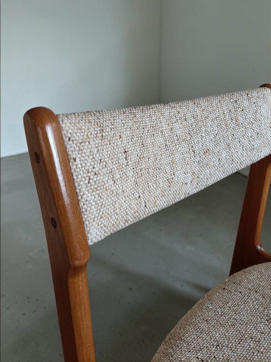 Image 1 of 4 chaises de salle à manger vintage Erik Buch