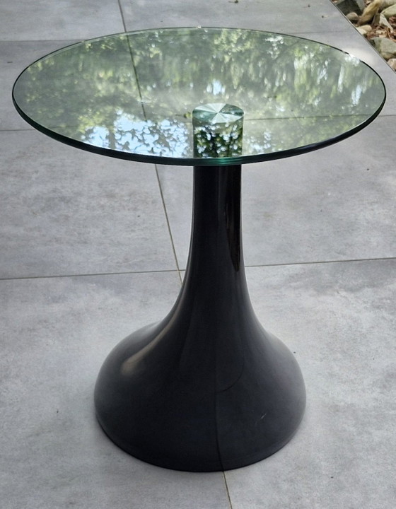 Image 1 of Teardrop-shaped coffee table, black, round tabletop