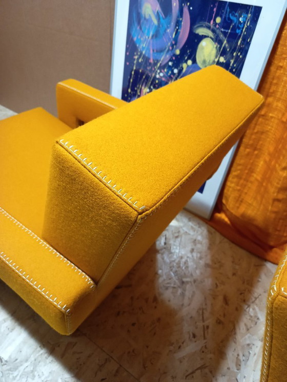 Image 1 of CASSINA Paire de fauteuils Utrecht 637 NEUF 2026 en laine KVARD Moutarde par Gerrit Rietveld