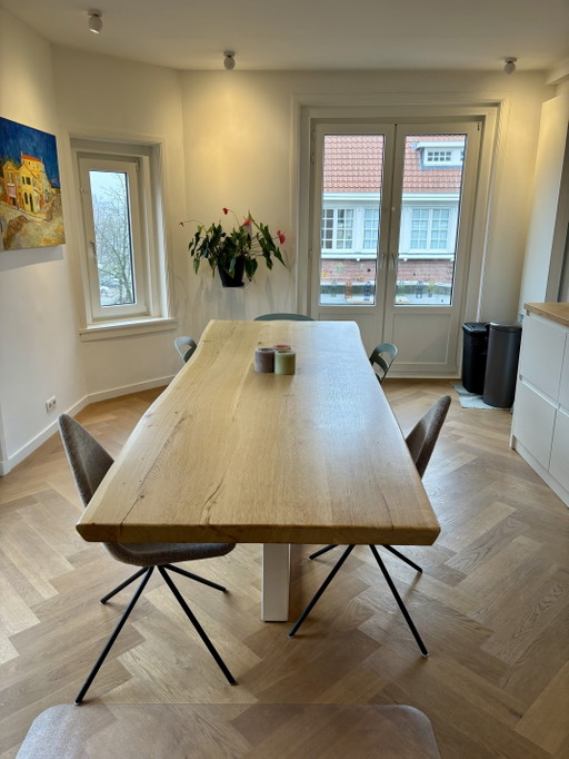 Hermosa mesa de roble hecha a medida - 281 cm