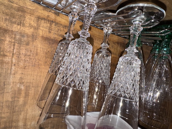 Image 1 of Antiker Hochzeitsschrank aus Rajasthan (Indien) – handgeschnitzter Barschrank mit Spiegeln