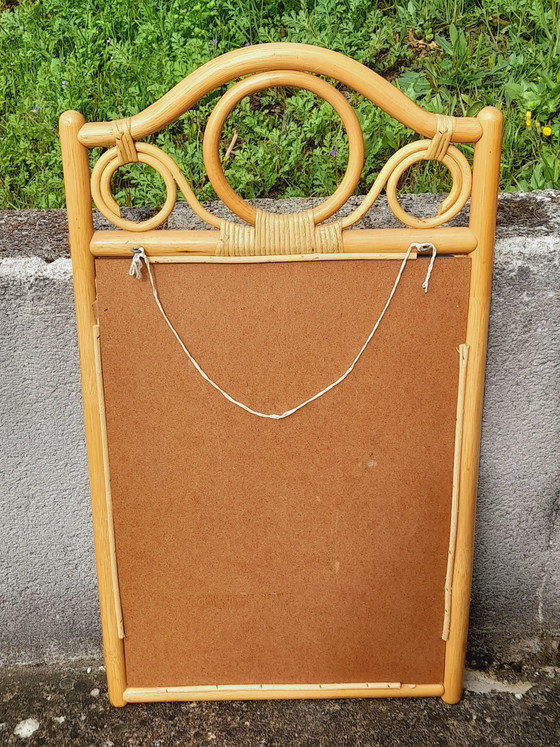 Image 1 of Espejo de madera curvada y ratán