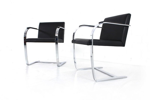 2x Knoll Int. Brno Stoel, Sledestoel / Freischwinger Stuhl, Mies van der Rohe, Verchroomd platstaal, leren bekleding