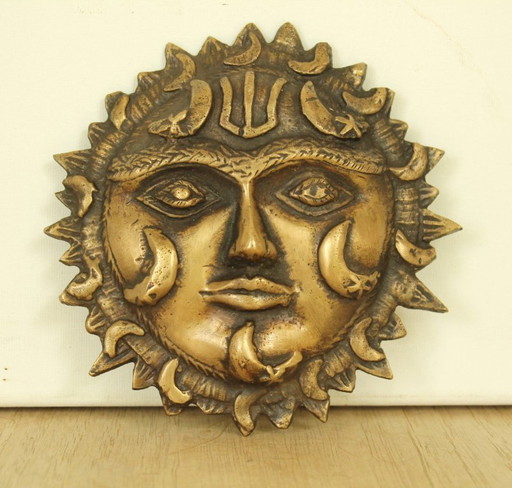 Placa de pared Surya Dios del Sol – Handmade India – Latón