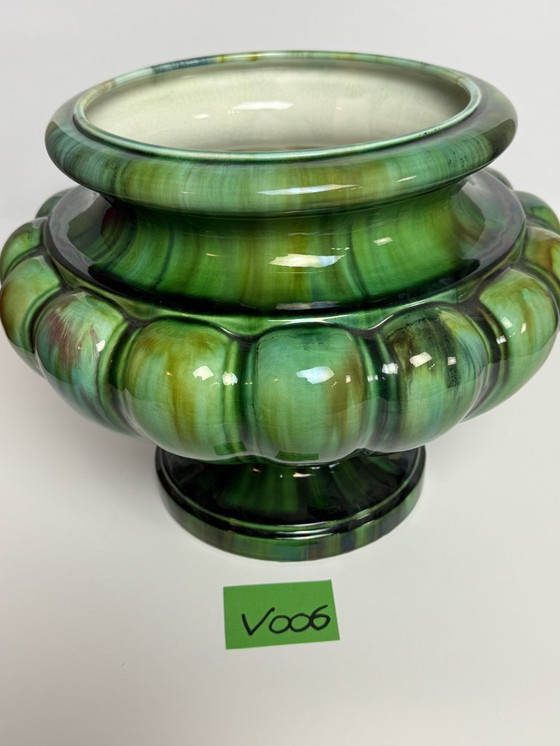 Image 1 of Beautiful Big Art Nouveau Majolica Jardiniere in High Gloss Green Tones