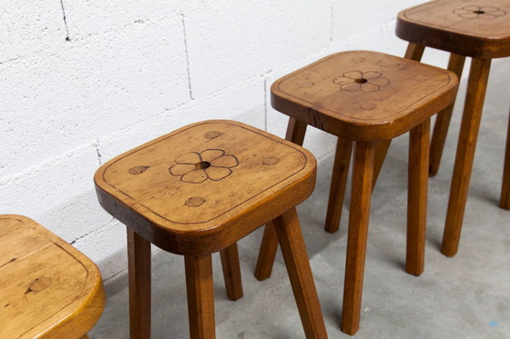 Image 1 of Set di 4 sgabelli brutalisti, fatti a mano, anni '60, design floreale