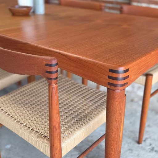 H.W. Klein, Bramin ausziehbarer Esstisch + 6 Stühle Teak 60er Jahre