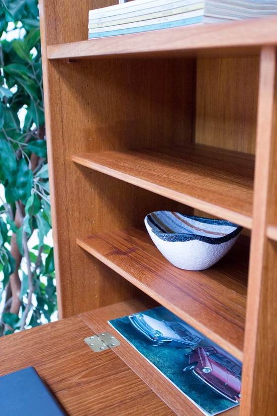 Image 1 of Poul Hundevad libreria segretaria a ripiani alti vintage in teak