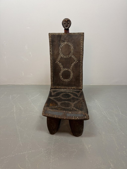 Sedia cerimoniale del re africano, inizio metà secolo, Tanzania, anni '40