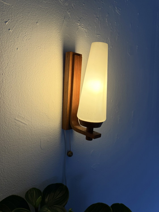 Image 1 of Vintage Danish teak wall lamp '60