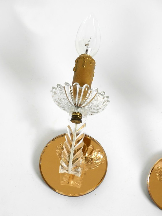 Image 1 of Deux appliques murales italiennes originales très rares des années 1960, avec éléments en verre et en miroir.