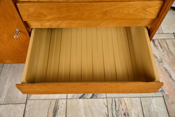 Image 1 of Credenza vintage in quercia di Jiří Jiroutek, anni '60, Cecoslovacchia