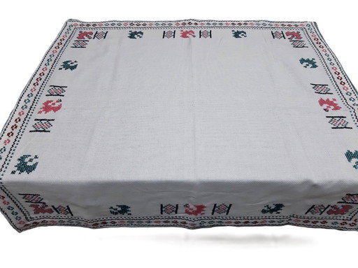Vintage handgeborduurd tafelkleed 73 x 71 cm