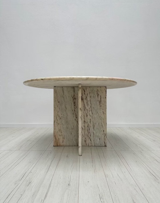 Image 1 of Unieke grote vintage marmeren eettafel 70