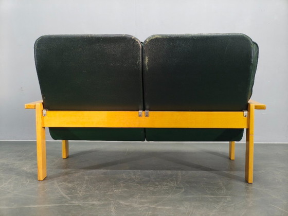 Image 1 of Tweezitsbank van groen leer uit het midden van de 20e eeuw, Tsjechoslowakije, jaren 70