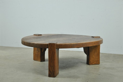 Massief eikenhouten ronde salontafel, brutalist 1970s