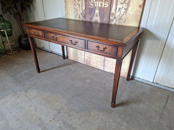 Image 1 of Antique English writing desk, bureau, desk with leather inlay, dimensions 135x70cm and 76cm high.