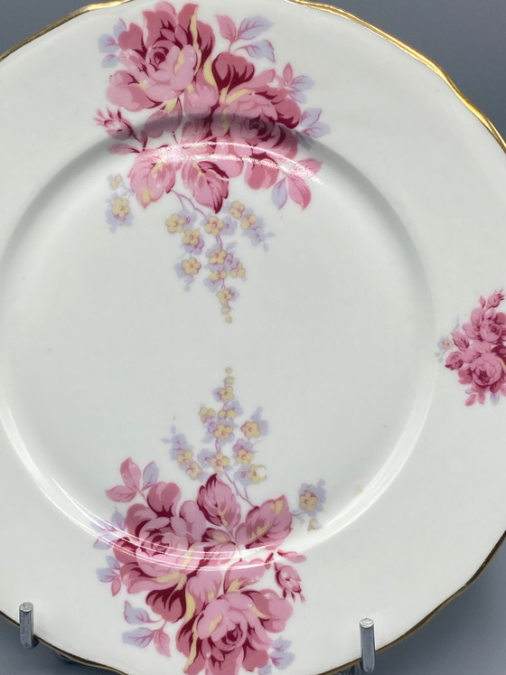 Assiette ancienne en porcelaine de Limoges – Roses anciennes et dorure – Circa – Objets déco, Gold (photo 2 of 4)