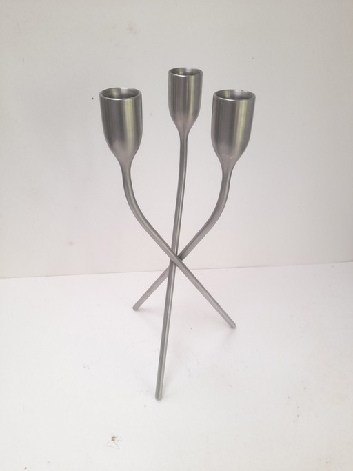Großer, dreibeiniger Kerzenständer aus gebürstetem Aluminium