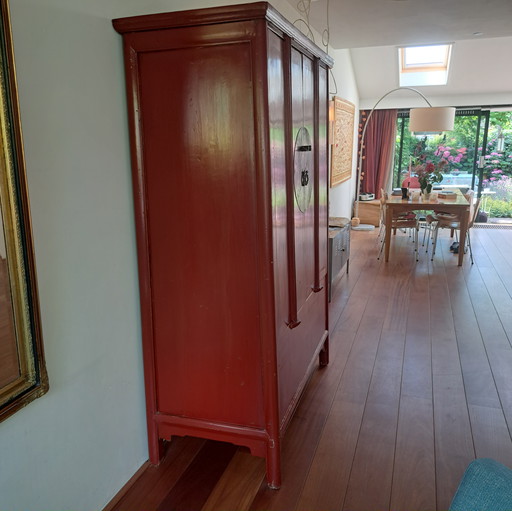 Antiker chinesischer Brautschrank