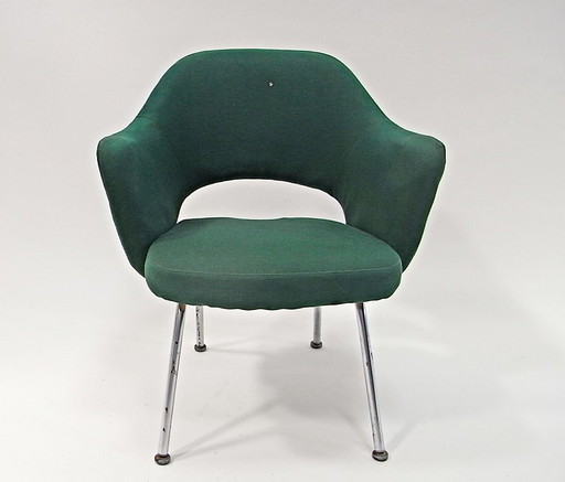 Poltrona direzionale disegnata da Eero Saarinen per Knoll, anni '50.