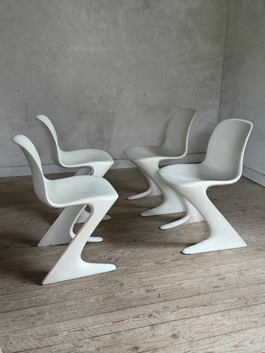 Sedie Kangourou bianche vintage di Ernst Moeckl – Chaise longue, Space Age (photo 2 of 28)