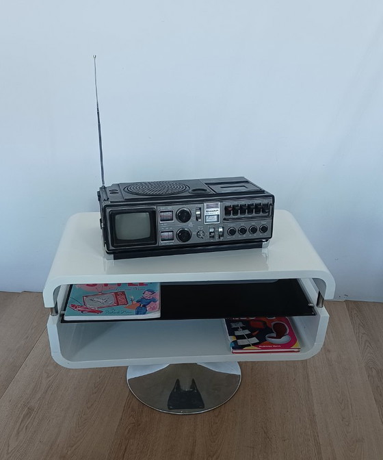 Space Age TV or Side Table – TV furniture, Glass, Metal (photo 5 of 11)
