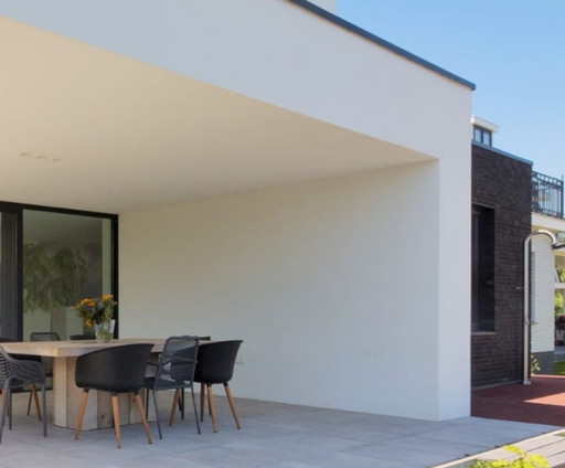 JEE-O outdoor shower