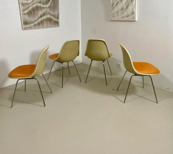 Image 1 of Juego de 4 sillas DSW Eames – Herman Miller (1952)
