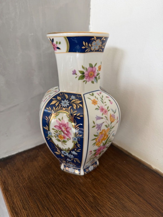 Image 1 of Imari Japanese vase